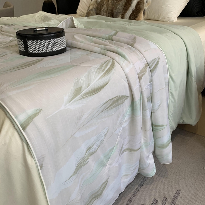 91家纺网 家纺一手货源 找家纺 奈萝家纺 2025新款A类凉感丝小凉皮夏被可机洗夏被新品空调被 羽毛绿