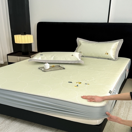 木希2025春夏新款可水洗冰丝席幻彩刺绣床笠系列-场景二 城堡