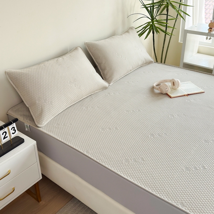 91家纺网 家纺一手货源 找家纺 许林2025新款凉豆豆床席 简约金