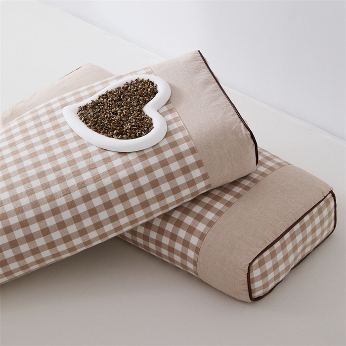 91家纺网 家纺一手货源 找家纺 大熊2025新款全棉水洗棉色织荞麦枕 宫廷荞麦枕-咖40*60*9cm