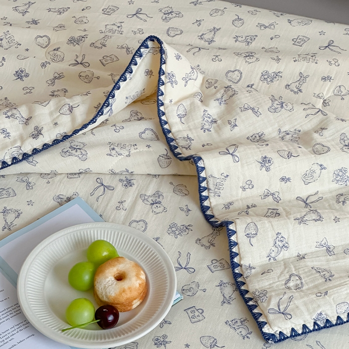 91家纺网 家纺一手货源 找家纺 三朵家纺 2025春夏新款全棉纯棉双层绉绉纱三角针夏被夏凉被空调被 玩偶熊