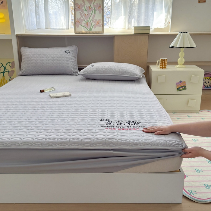 91家纺网 家纺一手货源 找家纺 云雀 2025新款A类加棉刺绣棉花床笠+盖毯 棉花床笠-灰