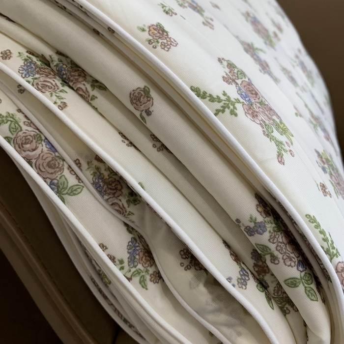 91家纺网 家纺一手货源 找家纺 奈萝家纺 2025新款A类凉感丝小凉皮夏被可机洗夏被新品空调被 碎花情怀