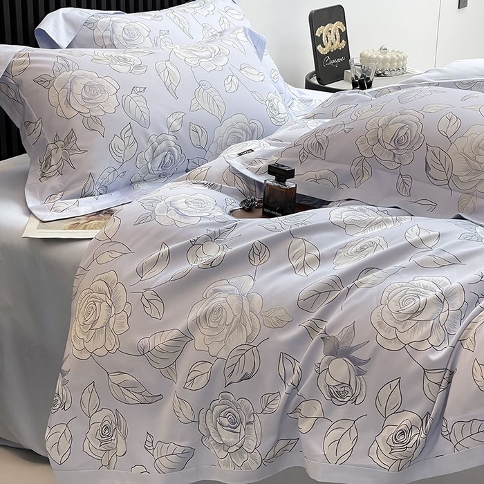 91家纺网 家纺一手货源 找家纺 2025新款夏季热款A类母婴级数码印花全棉四件套高端纯棉被套长绒棉床单床笠床上用品 沐熙-蓝