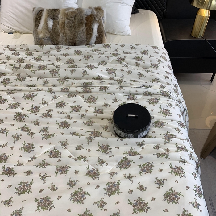 91家纺网 家纺一手货源 找家纺 奈萝家纺 2025新款A类凉感丝小凉皮夏被可机洗夏被新品空调被 碎花情怀