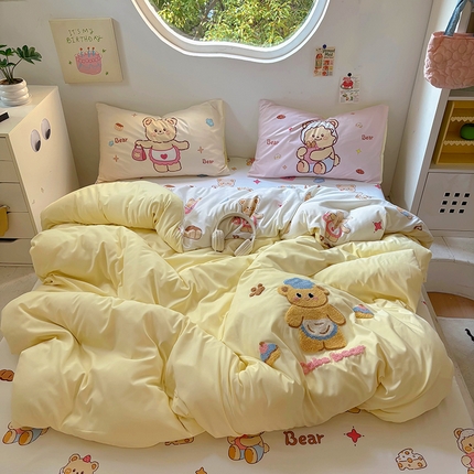 91家纺网 家纺一手货源 找家纺 茉礼 2025新款云朵棉毛巾绣印花四件套 奶油小熊