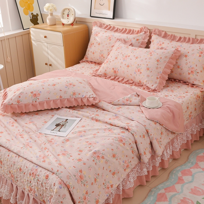 91家纺网 家纺一手货源 找家纺 铠畅  2025新款法式花边云朵棉床盖款夏被四件套 繁花