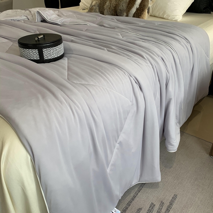 91家纺网 家纺一手货源 找家纺 奈萝家纺 2025新款A类凉感丝小凉皮夏被可机洗夏被新品空调被 幽兰拿铁