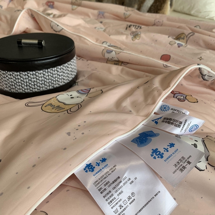 91家纺网 家纺一手货源 找家纺 奈萝家纺 2025新款A类凉感丝小凉皮夏被可机洗夏被新品空调被 小兔粉