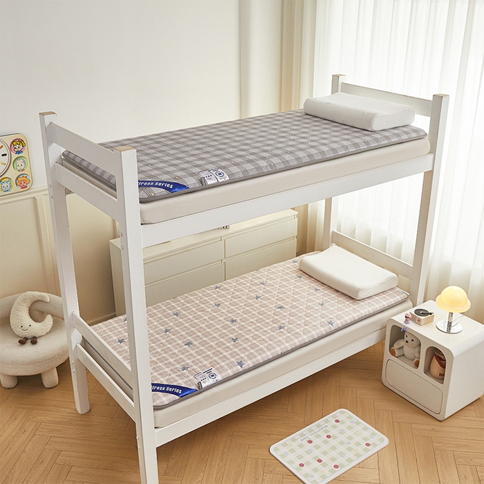 91家纺网 家纺一手货源 找家纺 丽诺床垫 2025新款全棉抗菌三明治学生床垫 星恋时刻