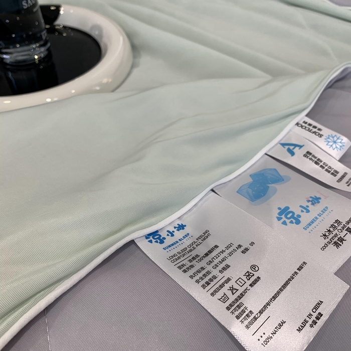 91家纺网 家纺一手货源 找家纺 奈萝家纺 2025新款A类凉感丝小凉皮夏被可机洗夏被新品空调被 香草奶冻