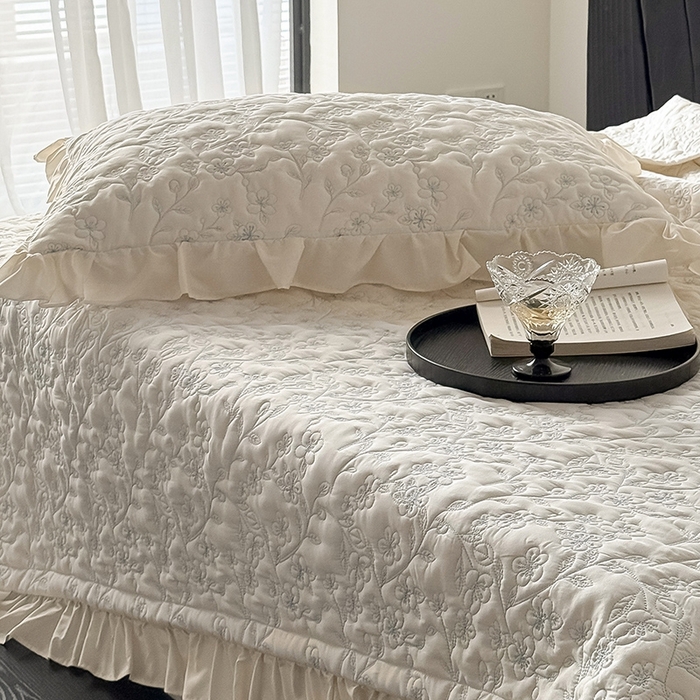 91家纺网 家纺一手货源 找家纺 佳汐蓝家纺2025春夏新品60天丝夹棉床盖多用 素客-奶油白