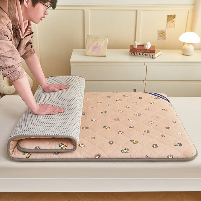 91家纺网 家纺一手货源 找家纺 丽诺床垫 2025新款全棉抗菌三明治学生床垫 芝麻街