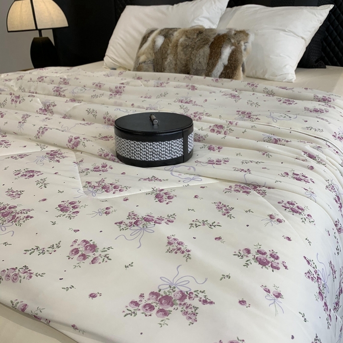 91家纺网 家纺一手货源 找家纺 奈萝家纺 2025新款A类凉感丝小凉皮夏被可机洗夏被新品空调被 樱花紫