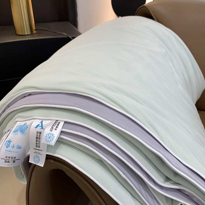 91家纺网 家纺一手货源 找家纺 奈萝家纺 2025新款A类凉感丝小凉皮夏被可机洗夏被新品空调被 香草奶冻