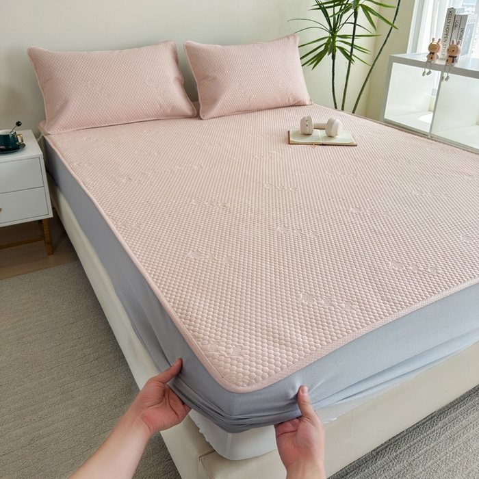 91家纺网 家纺一手货源 找家纺 许林2025新款凉豆豆床席 简约粉