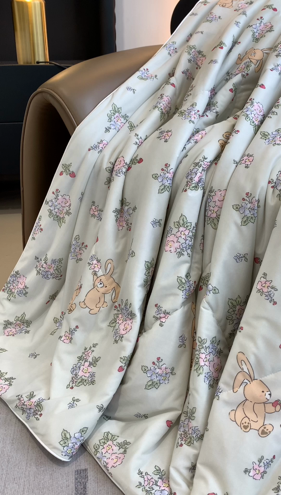 91家纺网 家纺一手货源 找家纺 奈萝家纺 2025新款A类凉感丝小凉皮夏被可机洗夏被新品空调被 小熊玩偶