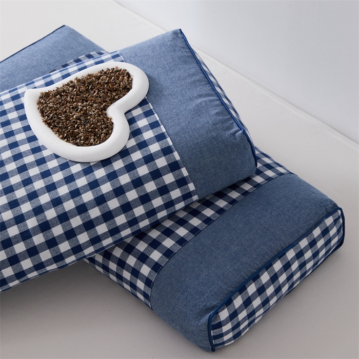 91家纺网 家纺一手货源 找家纺 大熊2025新款全棉水洗棉色织荞麦枕 宫廷荞麦枕-蓝20*50*9cm