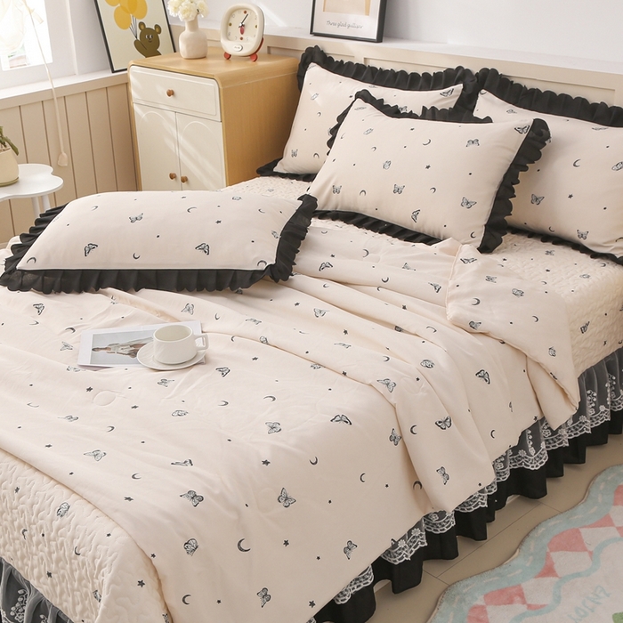 91家纺网 家纺一手货源 找家纺 铠畅  2025新款法式花边云朵棉床盖款夏被四件套 蝶梦