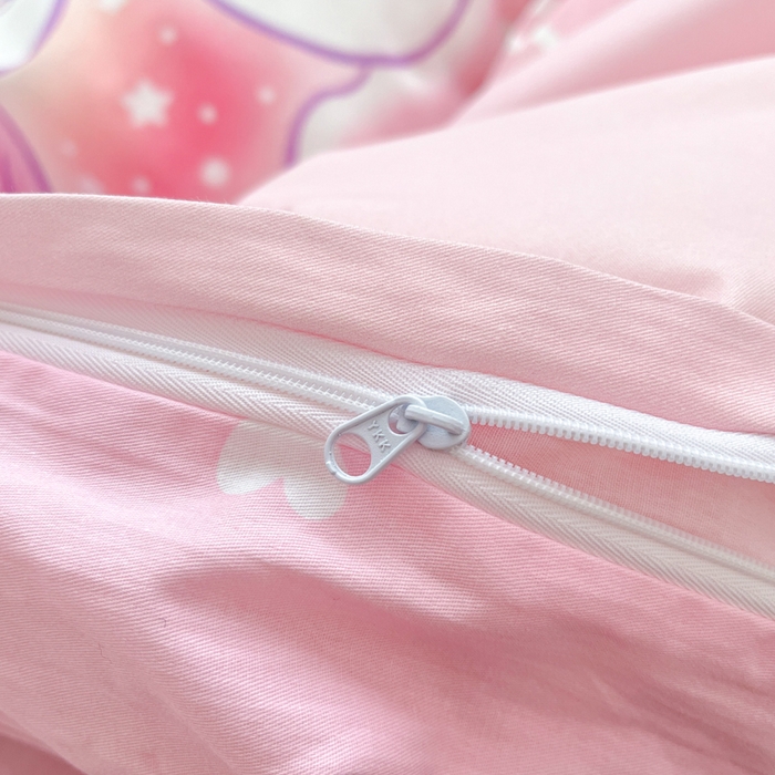 91家纺网 家纺一手货源 找家纺 暮思家居 2025新款正版授权三丽鸥大阪全棉数码印花纯棉四件套系列-第三批(专版花型) 大版-梦幻KT