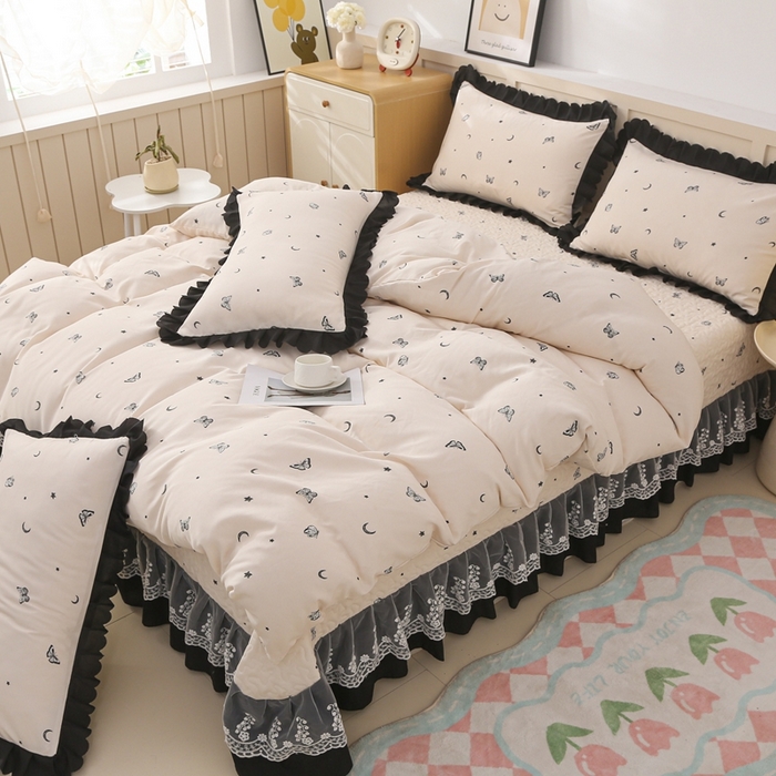 91家纺网 家纺一手货源 找家纺 铠畅  2025新款法式花边云朵棉床盖款夏被四件套 蝶梦