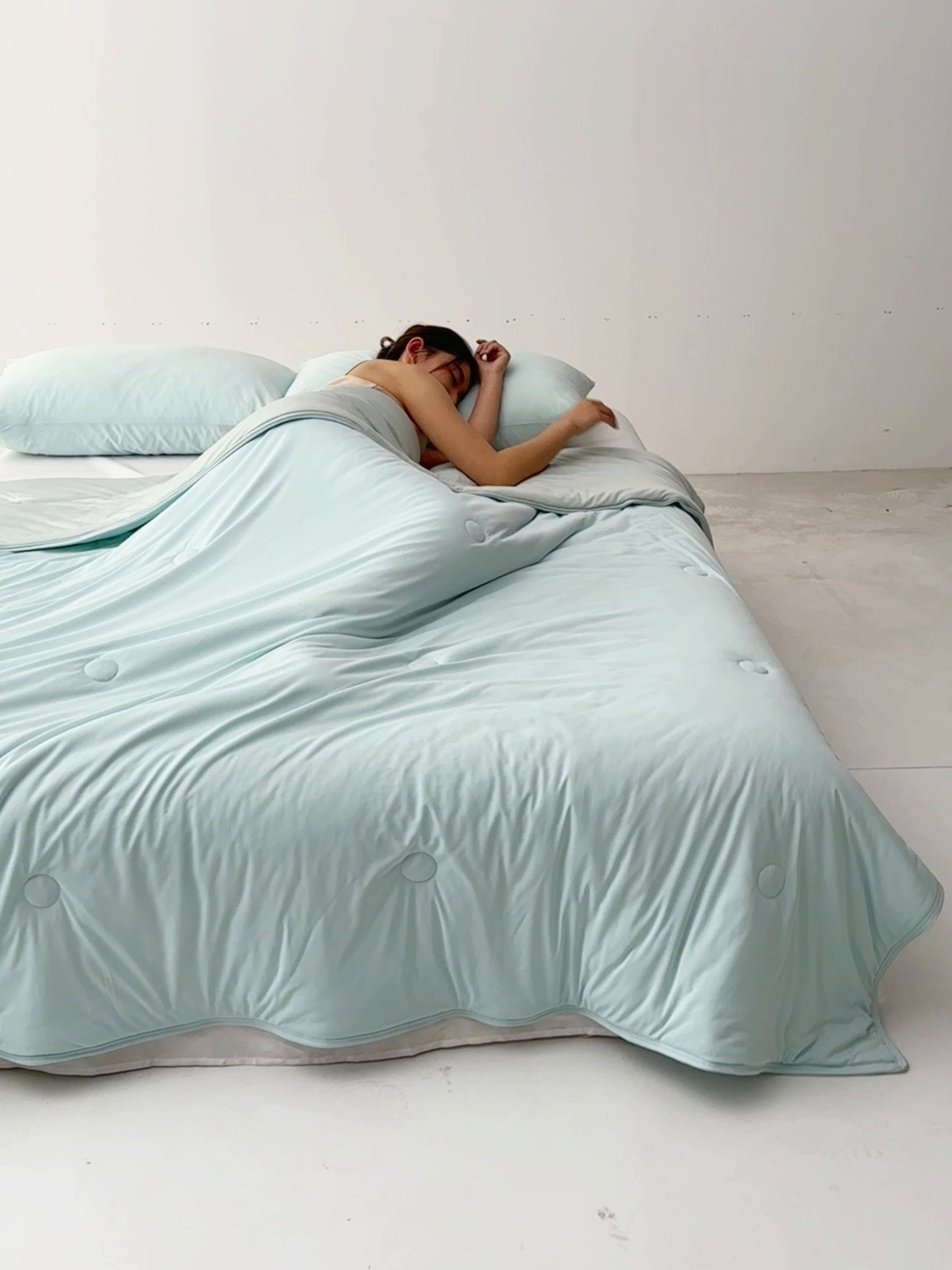 91家纺网 家纺一手货源 找家纺 欧邦 2025春夏新款Pro+深睡双面用锦纶夏被空调被 明月绿