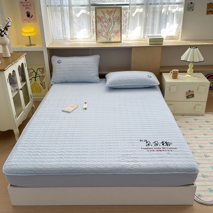 91家纺网 家纺一手货源 找家纺 云雀 2025新款A类加棉刺绣棉花床笠+盖毯 棉花床笠-浅蓝