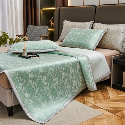 91家纺网 家纺一手货源 找家纺 悦织湾家纺2025新款三明治碳光提花冰藤席三件套2025新款夏凉席冰丝席子藤席轻奢时尚电商直播热销款 攀登-绿