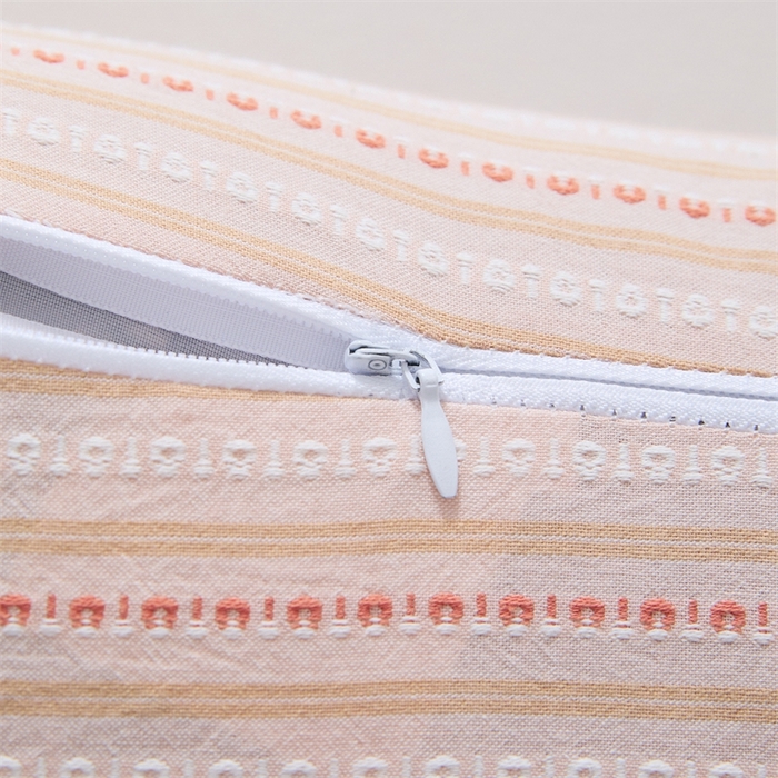 91家纺网 家纺一手货源 找家纺 大熊枕芯2025新款3d条纹荞麦枕 元宝荞麦枕-粉45*15cm