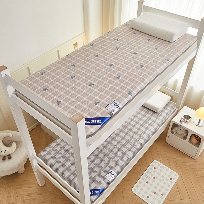 91家纺网 家纺一手货源 找家纺 丽诺床垫 2025新款全棉抗菌三明治学生床垫 星恋时刻