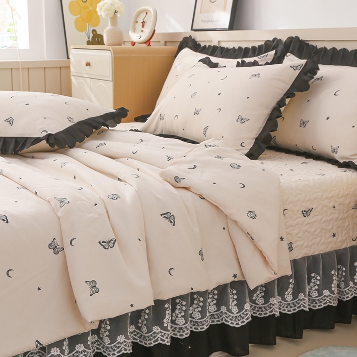 91家纺网 家纺一手货源 找家纺 铠畅  2025新款法式花边云朵棉床盖款夏被四件套 蝶梦