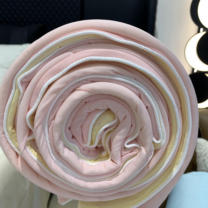 91家纺网 家纺一手货源 找家纺 奈萝家纺 2025新款A类凉感丝小凉皮夏被可机洗夏被新品空调被 蜜桃菠萝