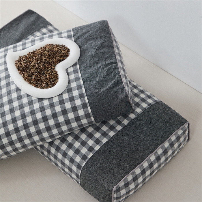 91家纺网 家纺一手货源 找家纺 大熊2025新款全棉水洗棉色织荞麦枕 宫廷荞麦枕-灰20*50*9cm