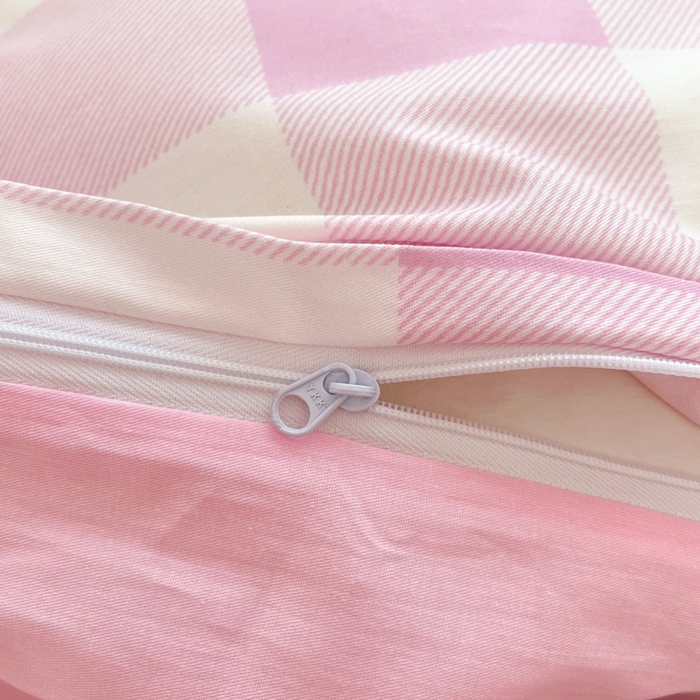 91家纺网 家纺一手货源 找家纺 暮思家居 2025新款正版授权三丽鸥大阪全棉数码印花纯棉四件套系列-第三批(专版花型) 大版-格子美乐蒂