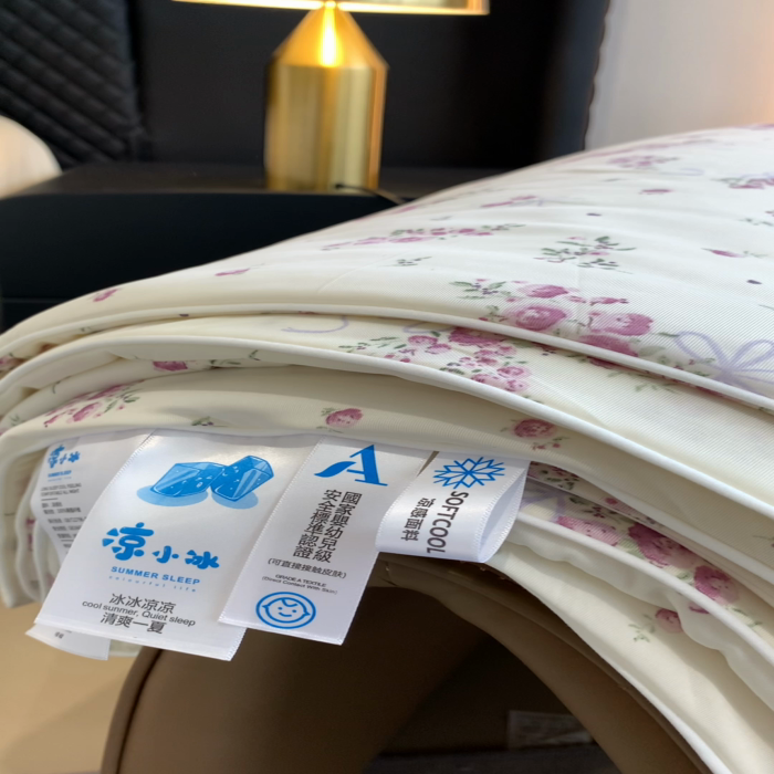 91家纺网 家纺一手货源 找家纺 奈萝家纺 2025新款A类凉感丝小凉皮夏被可机洗夏被新品空调被 樱花紫