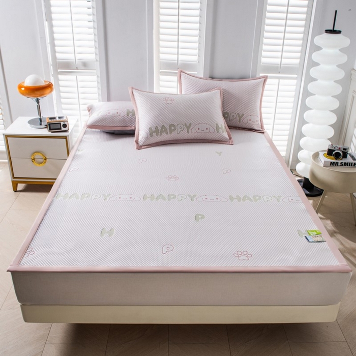 91家纺网 家纺一手货源 找家纺 尚品凤凰 2025新款凉感豆豆席提花三件套 玉桂狗-粉