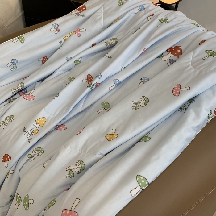 91家纺网 家纺一手货源 找家纺 奈萝家纺 2025新款A类凉感丝小凉皮夏被可机洗夏被新品空调被 小蘑菇