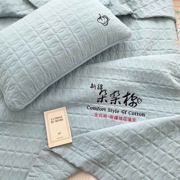 91家纺网 家纺一手货源 找家纺 云雀 2025新款A类加棉刺绣棉花床笠+盖毯 棉花盖毯-雾霾蓝