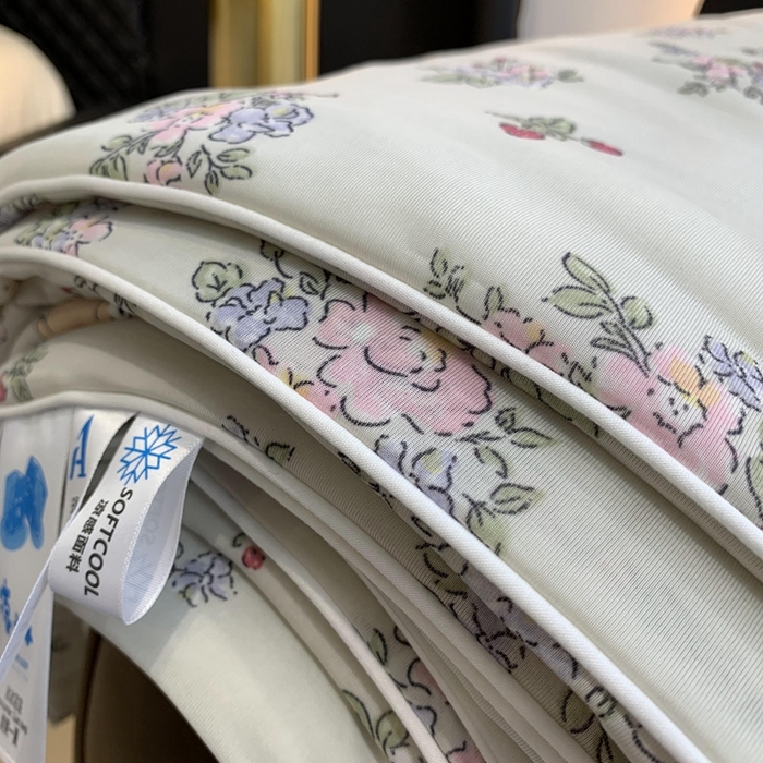 91家纺网 家纺一手货源 找家纺 奈萝家纺 2025新款A类凉感丝小凉皮夏被可机洗夏被新品空调被 小熊玩偶