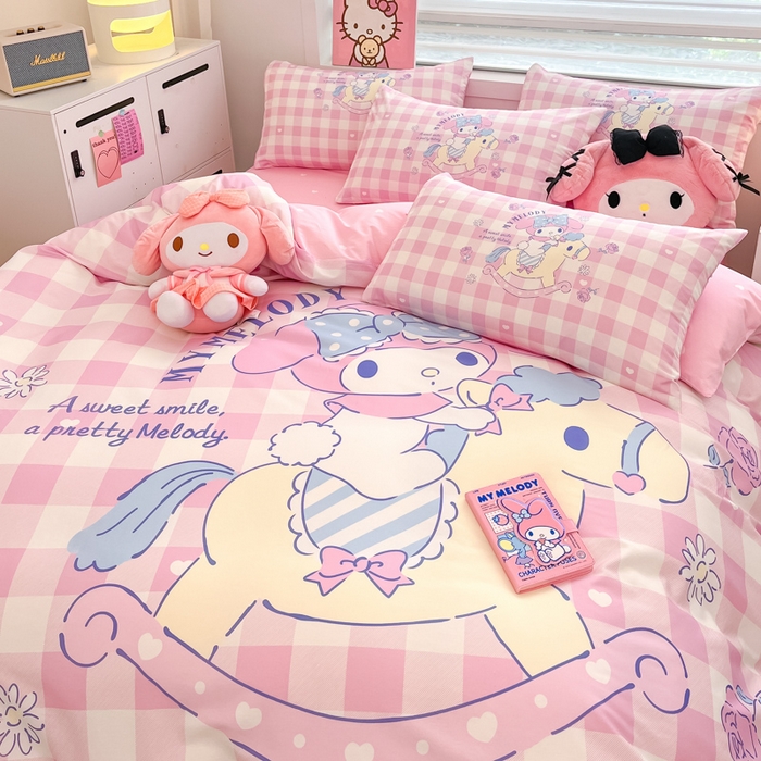 91家纺网 家纺一手货源 找家纺 暮思家居 2025新款正版授权三丽鸥大阪全棉数码印花纯棉四件套系列-第三批(专版花型) 大版-格子美乐蒂