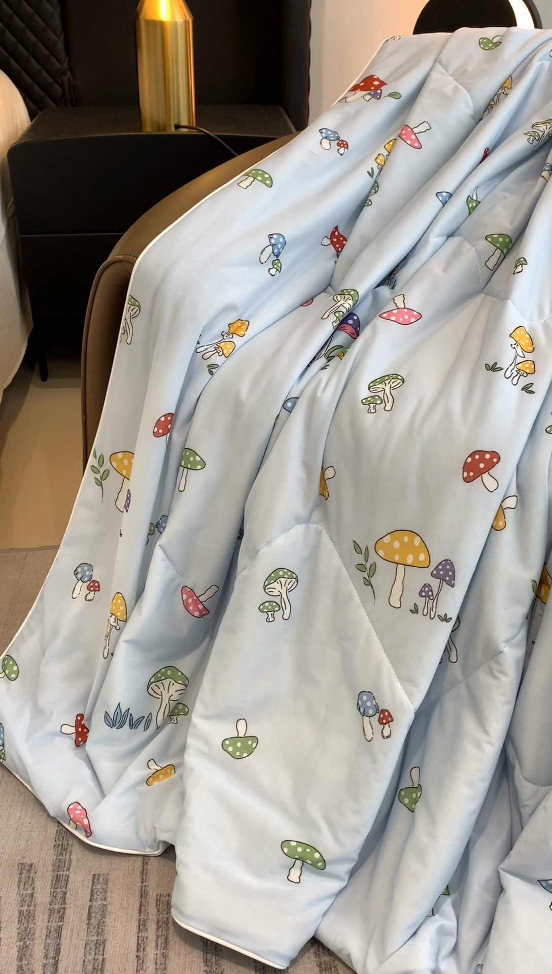 91家纺网 家纺一手货源 找家纺 奈萝家纺 2025新款A类凉感丝小凉皮夏被可机洗夏被新品空调被 小蘑菇