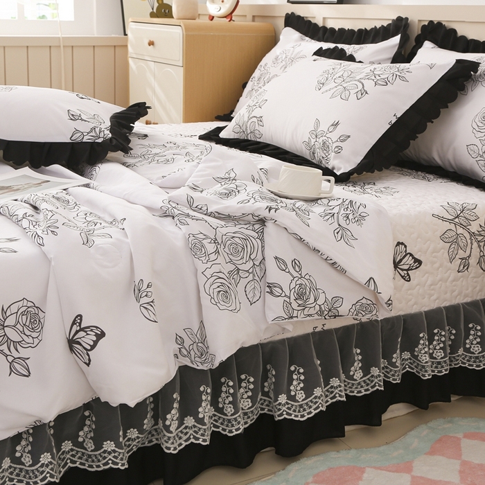 91家纺网 家纺一手货源 找家纺 铠畅  2025新款法式花边云朵棉床盖款夏被四件套 暗香