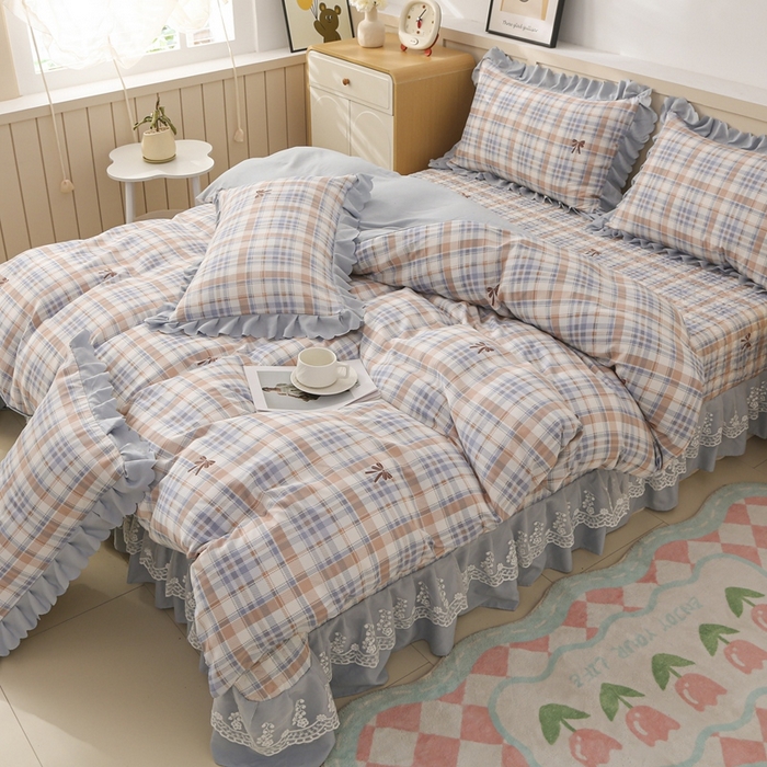 91家纺网 家纺一手货源 找家纺 铠畅  2025新款法式花边云朵棉床盖款夏被四件套 格兰情调