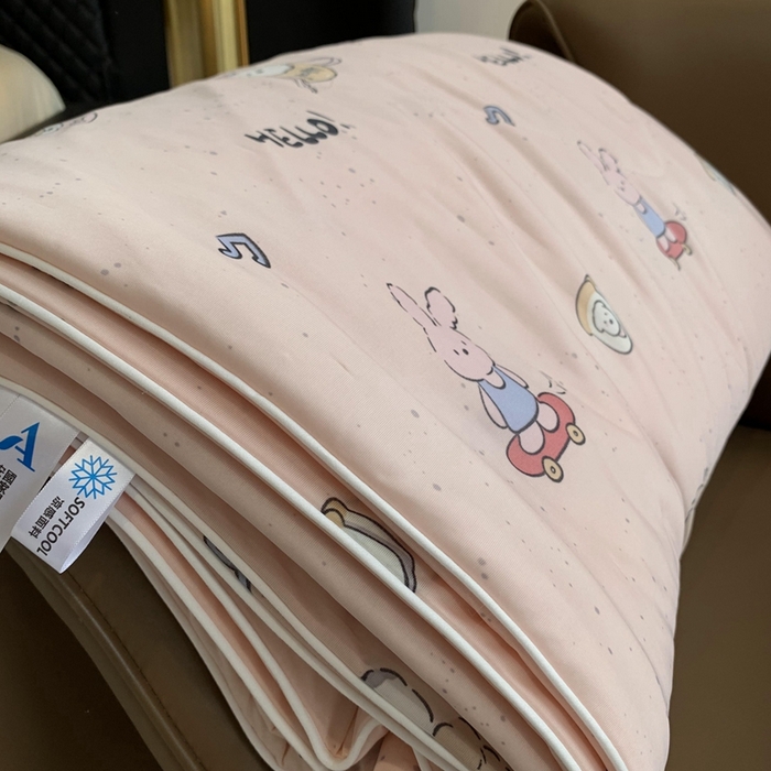 91家纺网 家纺一手货源 找家纺 奈萝家纺 2025新款A类凉感丝小凉皮夏被可机洗夏被新品空调被 小兔粉