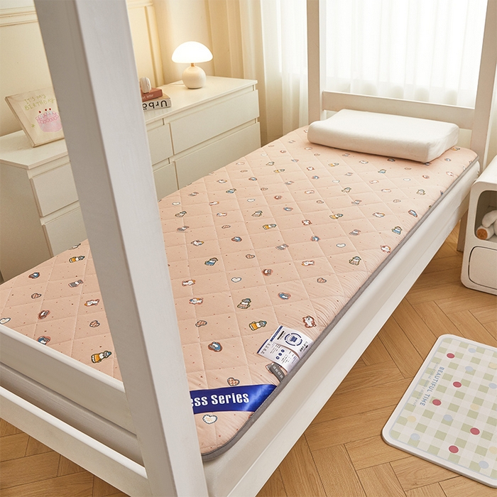 91家纺网 家纺一手货源 找家纺 丽诺床垫 2025新款全棉抗菌三明治学生床垫 芝麻街