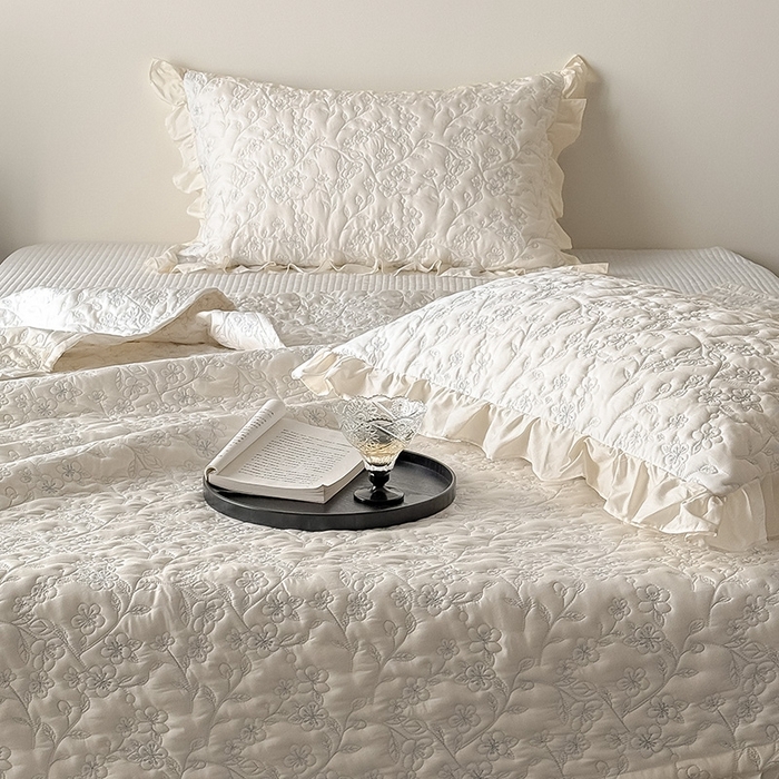 91家纺网 家纺一手货源 找家纺 佳汐蓝家纺2025春夏新品60天丝夹棉床盖多用 素客-奶油白