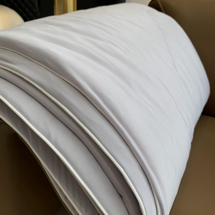 91家纺网 家纺一手货源 找家纺 奈萝家纺 2025新款A类凉感丝小凉皮夏被可机洗夏被新品空调被 幽兰拿铁