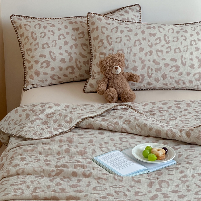 91家纺网 家纺一手货源 找家纺 三朵家纺 2025春夏新款全棉纯棉双层绉绉纱三角针夏被夏凉被空调被 时尚生活