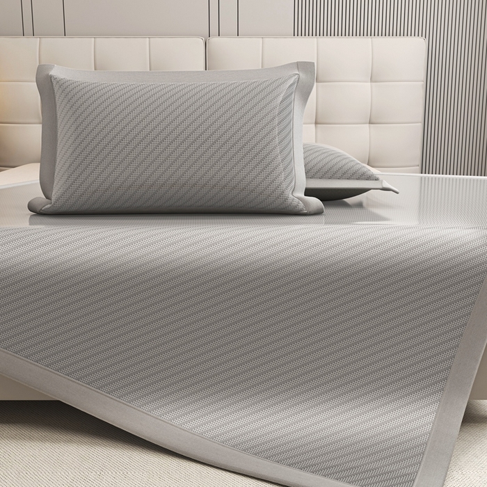 91家纺网 家纺一手货源 找家纺 欧邦 2025春夏新款水某星同款斜纹提花冰丝席三件套 凉席款-气质灰