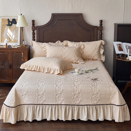 乐朵家居 2025新款 花璟枝 天丝缎 夹棉床盖+可加夏被 奶茶杏